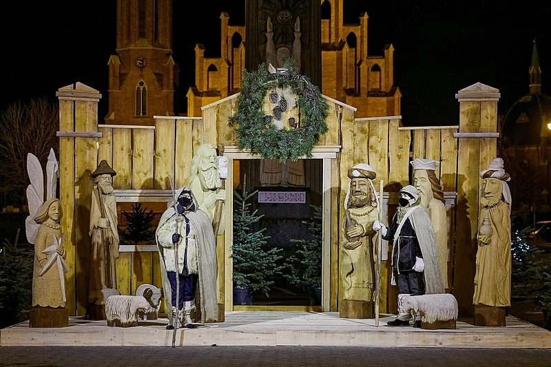 Senelis Kalėda Rokiškyje įžiebė eglutę / Sigito Daščioro nuotr.