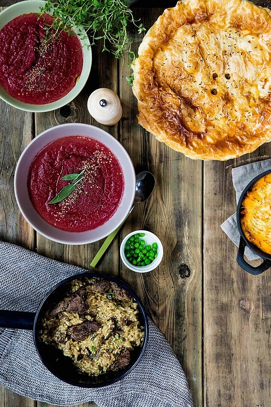 Burokėlių ir obuolių sriuba / Dovilės Jakštaitės nuotr.