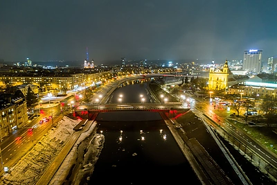 Vilniaus gimtadienio proga miestas suspindo įvairiomis spalvomis / Irmanto Gelūno nuotr.