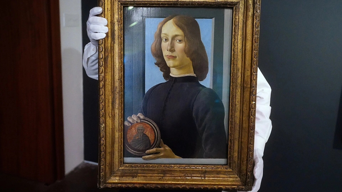 Sandro Botticelli paveikslas „Jaunuolis su medalionu“