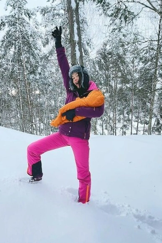 Karolina Meschino su dukrele / Asmeninio albumo nuotr.