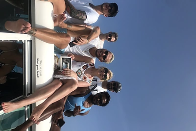 Eglė Jackaitė su bičiuliais / Asmeninio archyvo nuotr.