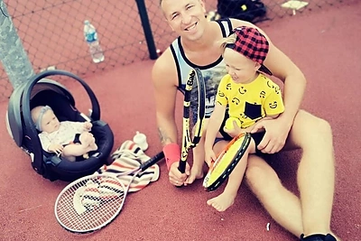 Karolis Akulavičius su vaikais / Asmeninio albumo nuotr.