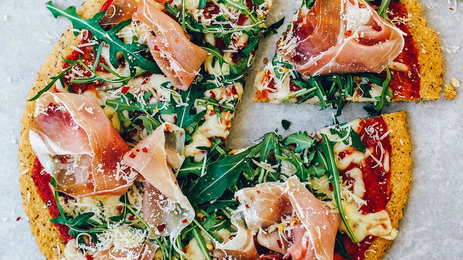 Migdolų miltų pica / asmeninio albumo nuotrauka