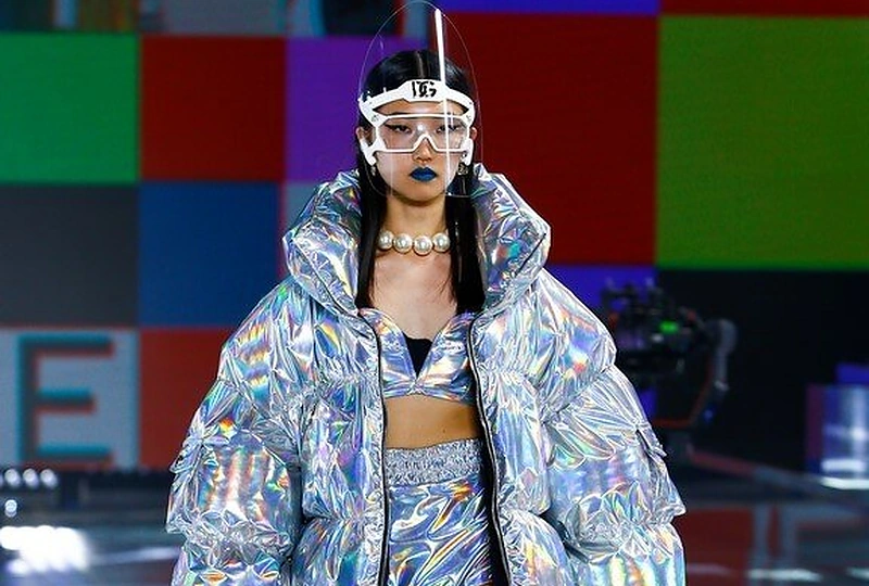 „Dolce & Gabbana“ modelis Milano madų savaitėje 2021 m. / Scanpix nuotr.