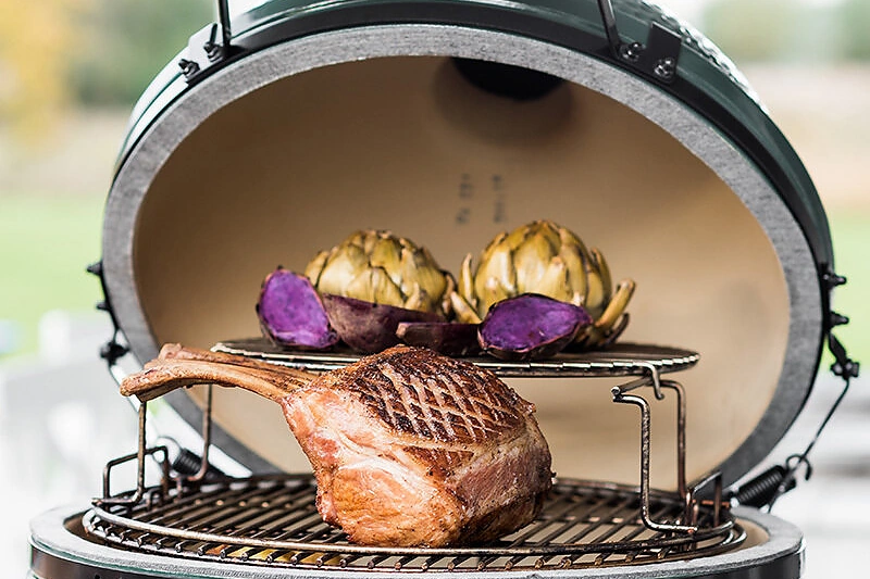 Big Green Egg kamado kepsninėje ruošti patiekalai