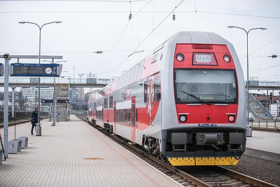 Galinga audra sutrikdė traukinių eismą: jie vėluoja mažiausiai valandą