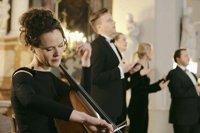 Grupė „Il Senso” drauge su Ieva Juozapaityte