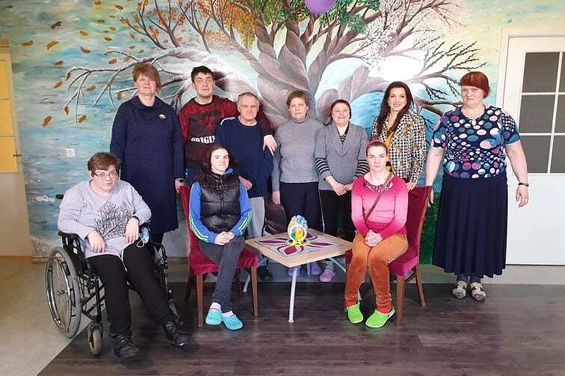 Sutrikusio intelekto žmonėms skirtų Gyvenimo namų bendruomenė ir laidos vedėja Kristina Rimienė