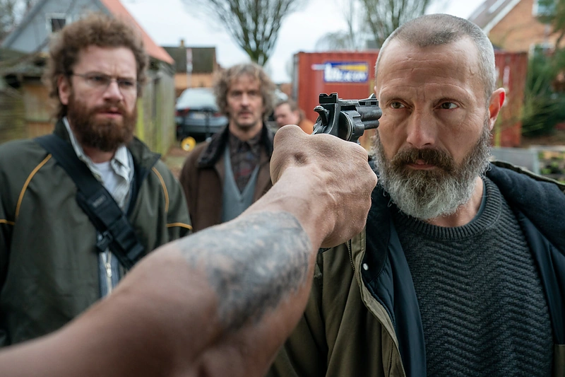Nicolas Bro, Larsas Brygmannas ir Madsas Mikkelsenas filme „Riders of Justice“ – tragikomiškame, kupiname netikėtumų juodosios komedijos, trilerio ir dramos kokteilyje / Rolf Konow nuotrauka