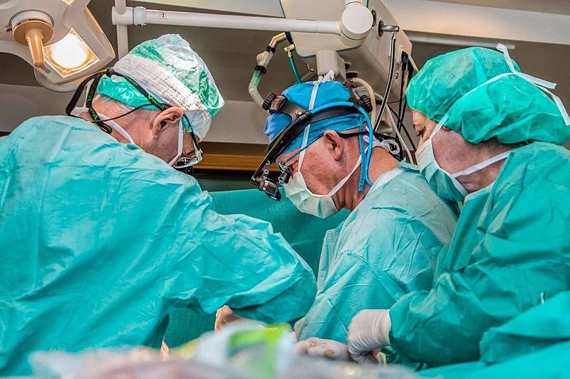 Kęstutis Vitkus operuoja