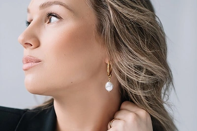 S.Brazdžionytės papuošalų kolekcija / Gabijos Monikos Vainiutės nuotr.