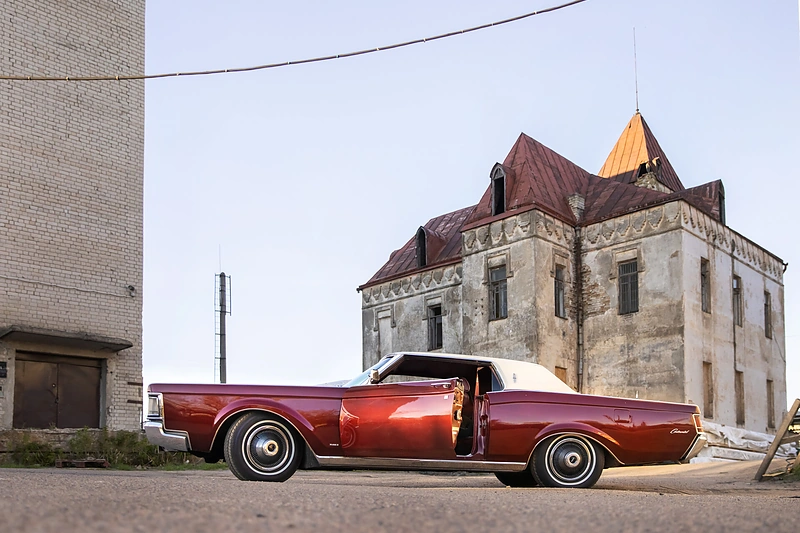 Stanislavo Stavickio-Stano restauruotas retro automobilis „Lincoln Mark 3“ / Gedmanto Kropio nuotr.