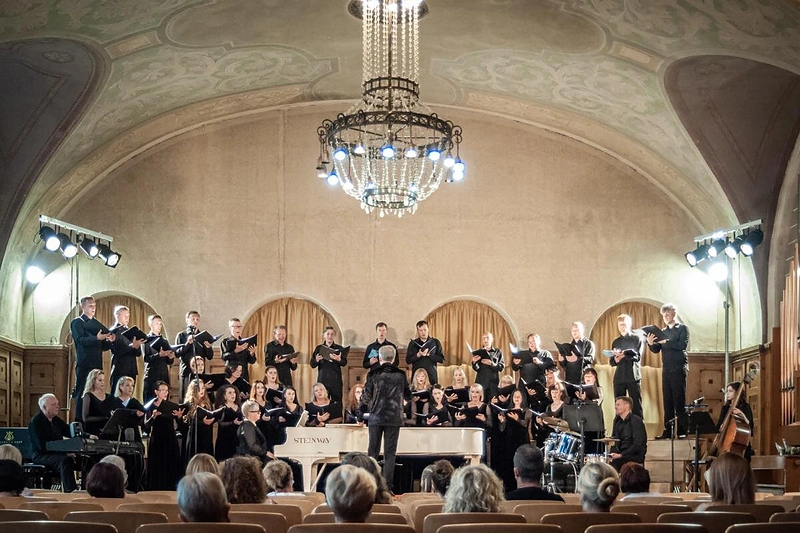 Koncerto „Liepsnojančios garstyčios“ akimirka