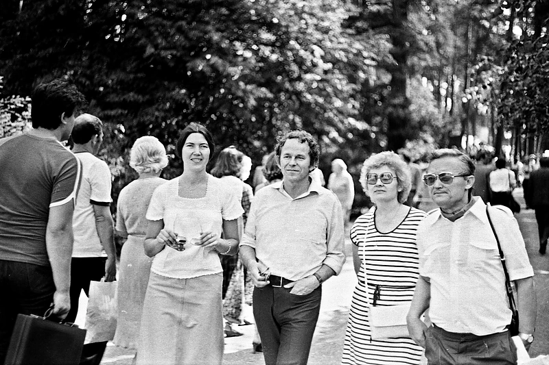 Algimantas Čekuolis (dešinėje) ir Gražina bei Kazys Sajos: „Su Algimantu draugaujame maždaug nuo 1957-ųjų / asmeninio albumo nuotrauka