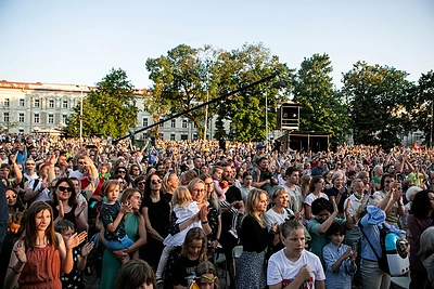 Koncertas „Tautiškos giesmės pakylėti“ Katedros aikštėje / Pauliaus Peleckio / „ŽMONĖS Foto“ nuotr.