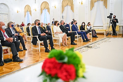 Prezidentas Valstybės dienos proga įteikia valstybės apdovanojimus / Roberto Dačkaus nuotr.