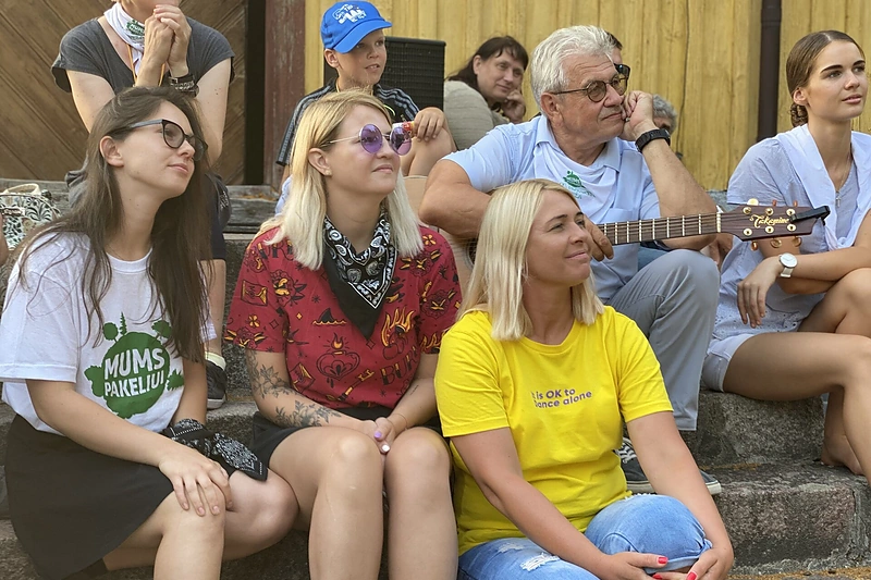 „Draugystė veža“ komandos „Mums pakeliui“ kelionės per Lietuvą akimirka