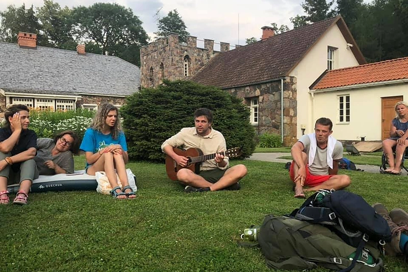 „Draugystė veža“ komandos „Mums pakeliui“ kelionės per Lietuvą akimirka