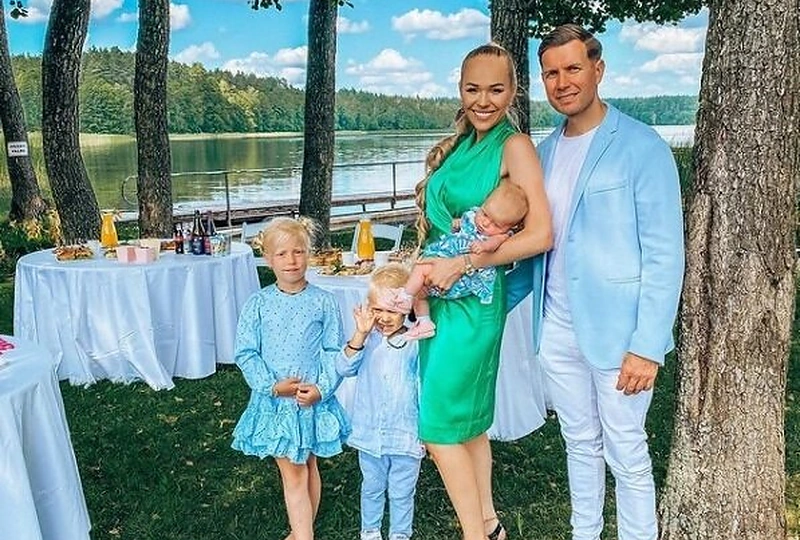 Ieva Voveris su šeima / Asmeninio albumo nuotr.