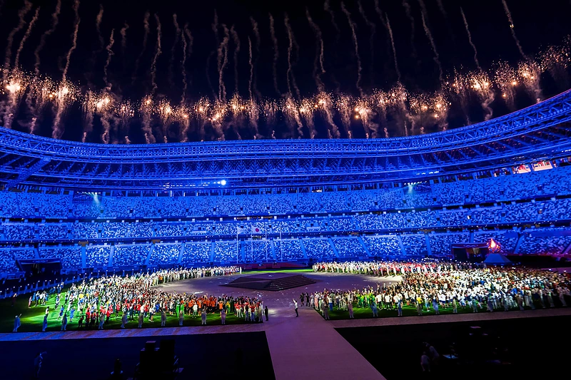 Tokijo olimpinių žaidynių uždarymo ceremonijos akimirka / Kipro Štreimikio nuotr.