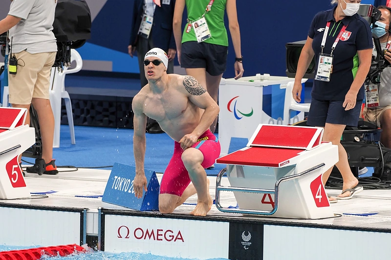 Plaukikas Edgaras Matakas iškovojo Tokijo paralimpinių žaidynių bronzą