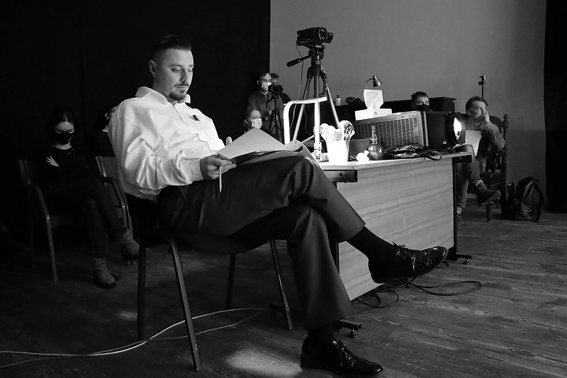 Tomas Rinkūnas spektaklyje „Ką/Stingas“ / VMT archyvo nuotr.