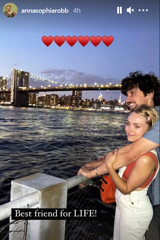 AnnaSophia Robb ir Trevoras Jonathanas Paulas / Asmeninio albumo nuotr.