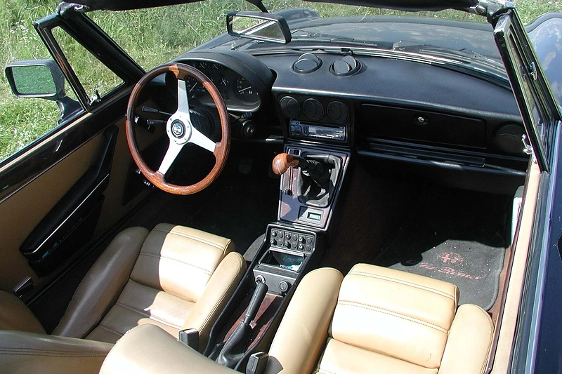 Andriaus Tapino įsigytas „Alfa Romeo Spider Pininfarina“