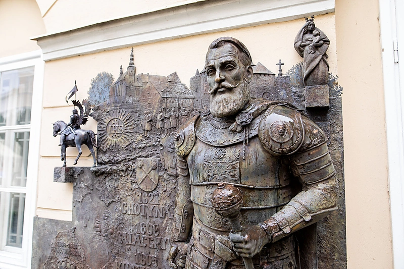 Vilniuje atidengtas paminklas Lietuvos didžiajam etmonui Jonui Karoliui Chodkevičiui / Irmanto Gelūno nuotr.