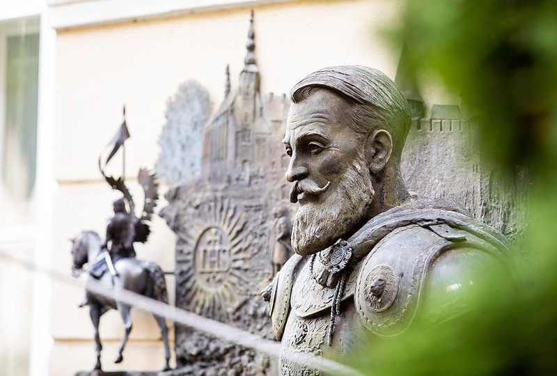 Vilniuje atidengtas paminklas Lietuvos didžiajam etmonui Jonui Karoliui Chodkevičiui / Irmanto Gelūno nuotr.