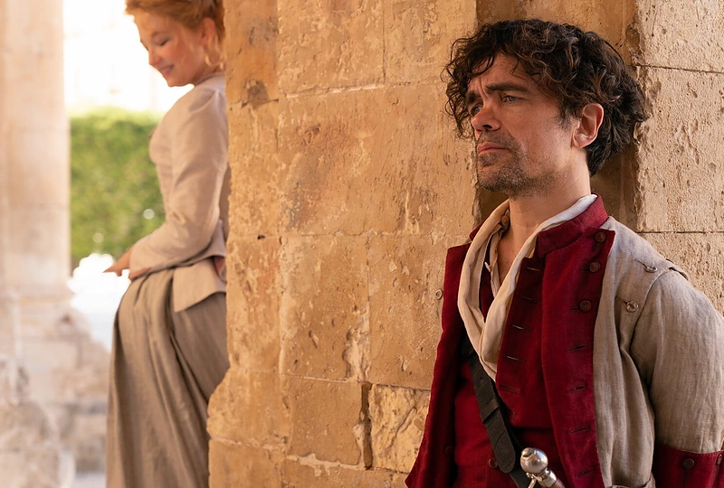 Peteris Dinklage miuzikle „Sirano“ / Universal Pictures International nuotr.