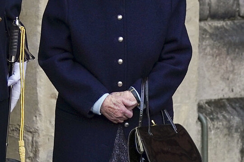 Elizabeth II sveikata neramina: gydytojai skatina ilsėtis mažiausiai dvi savaites