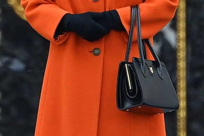 Karalienė Elizabeth II po nerimą sukėlusio koronaviruso sugrįžo į darbą