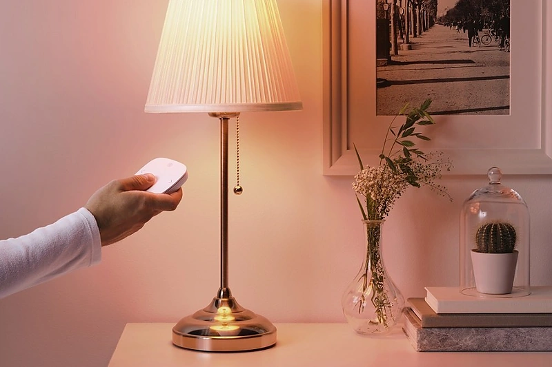 Raudonos spalvos spektro apšvietimas / IKEA nuotr.