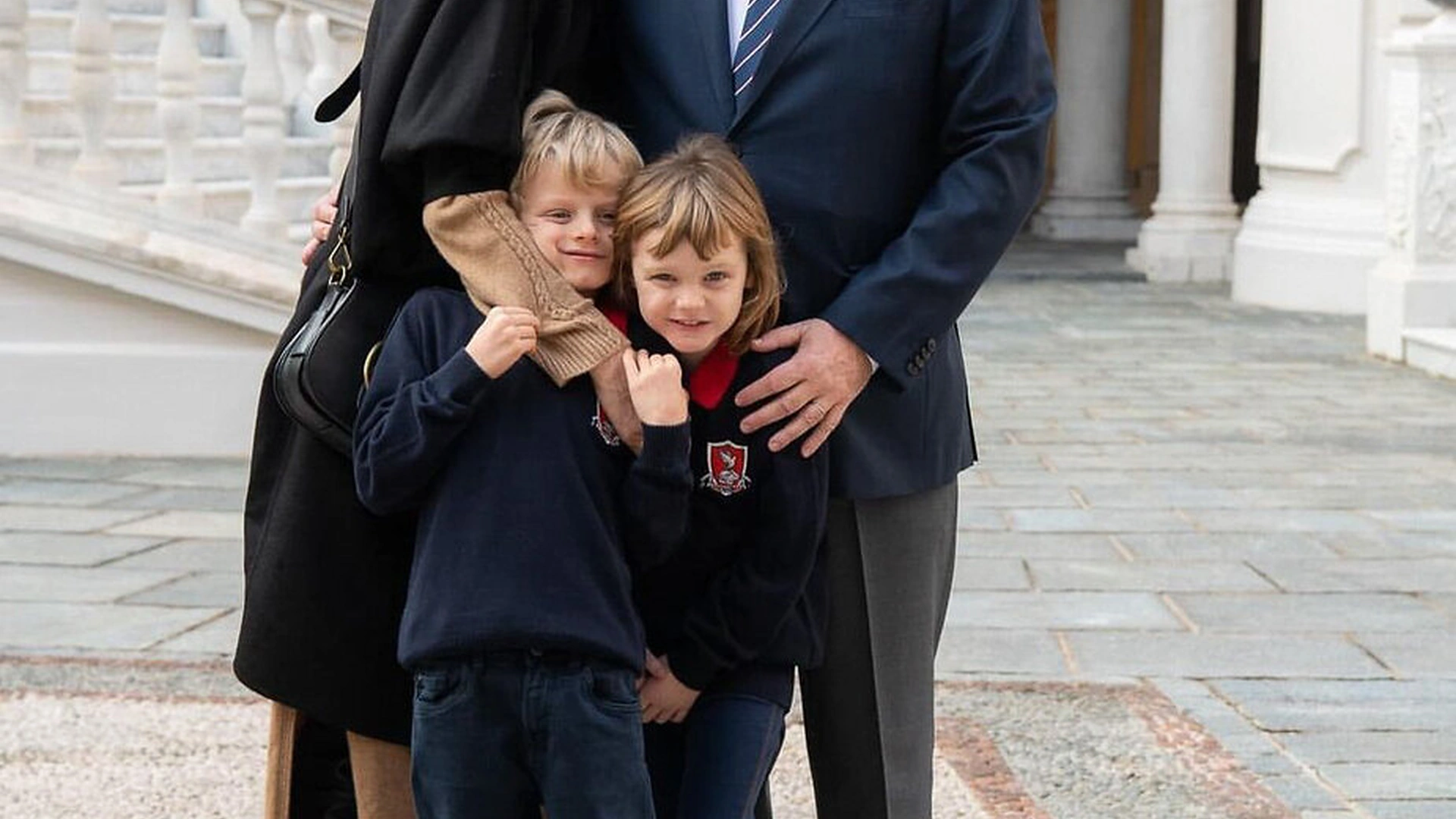 Princesė Charlene su vyru ir vaikais – princu Jacques’u ir princese Gabriella / Scanpix nuotrauka