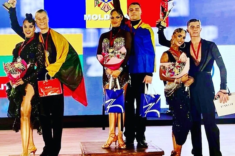 Karolis Burneikis ir Diana Epeykina tapo pasaulio vicečempionais