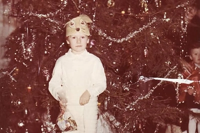 Jautriame vaikystės kadre – vienas garsiausių šalies dainininkų: ar atpažįstate?