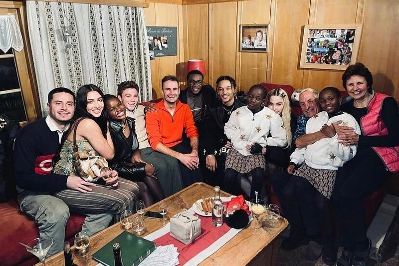 Madonna su savo vaikinu ir vaikais / Socialinių tinklų nuotr.