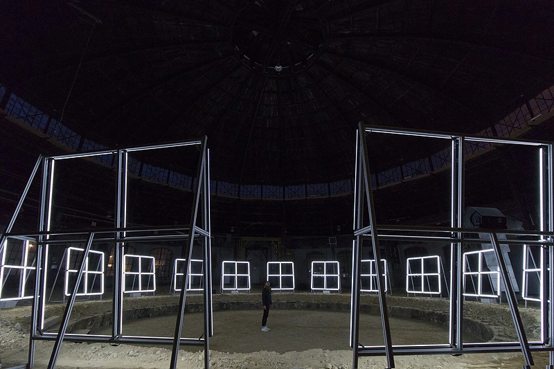 Romaino Tardy instaliacija „The Great Indecision Council“ (TGIC) / Sander Heezen nuotr.