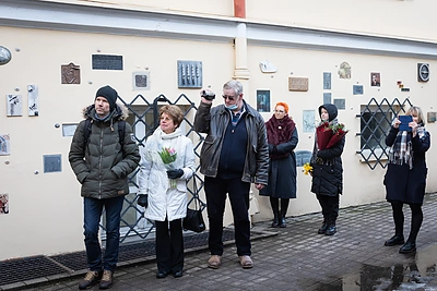 Bareljefo Petro Dirgėlos epui „Karalystė“ atidengimas / M.Ambrazo nuotr.