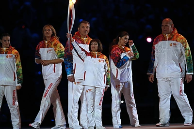 Alina Kabajeva (antra iš dešinės) / Scanpix nuotr.