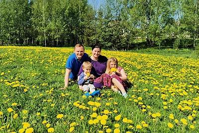 Sigita Mikalauskienė ir Liudas Mikalauskas su vaikais / Asmeninio albumo nuotr.