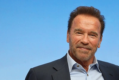 Arnoldas Schwarzeneggeris Los Andžele partrenkė dviratininkę: ji atsidūrė ligoninėje