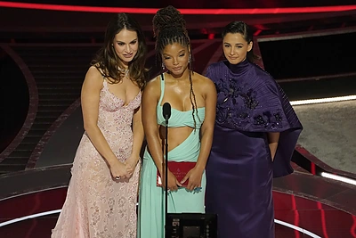 Lily James, Halle Bailey, Naomi Scott / „Scanpix“/AP nuotr.