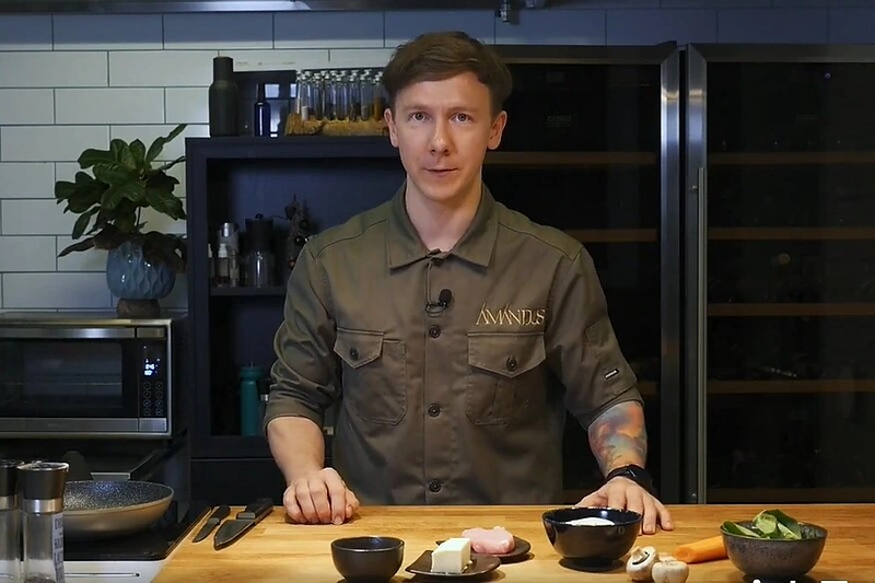 Grilių kol kas pavaduoja orkaitė: kepame nugarinę su daržovėmis