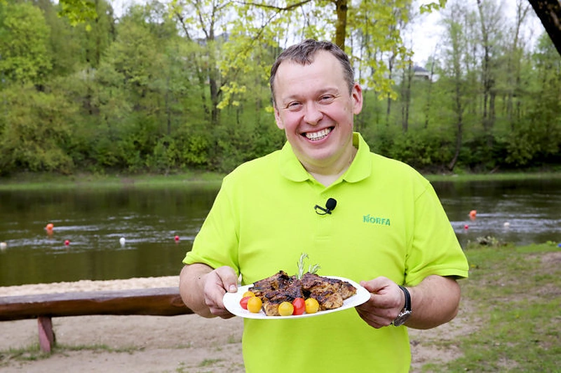 Irmanto Gelūno / 15min nuotr./„Norfos“ vyr. mėsininkas Dainius Bartošius
