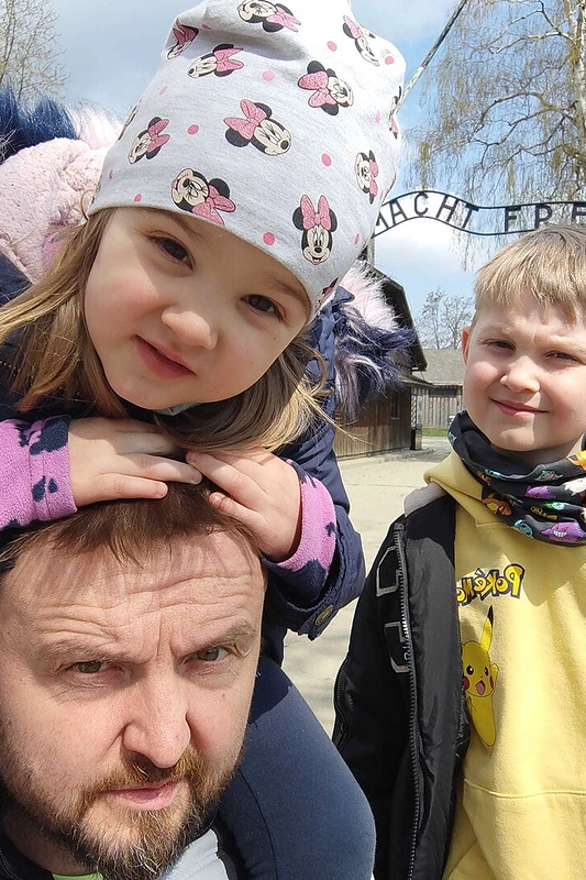 Stanislavas Stavickis su vaikais / Asmeninio albumo nuotr.