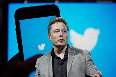 E.Muskas už 44 mlrd. dolerių nusipirko „Twitter“: atleido kelis aukščiausio lygio vadovus