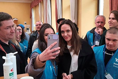 Angelina Jolie apsilankė Lvive / „Scanpix“ nuotr.